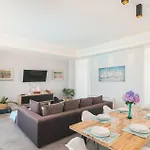 Tatil Evi Front In