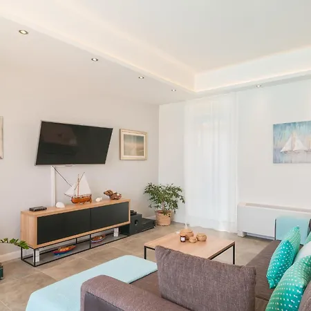 Front In Holiday home *