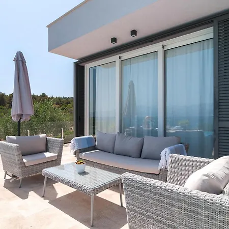 Front In Prázdninový dům